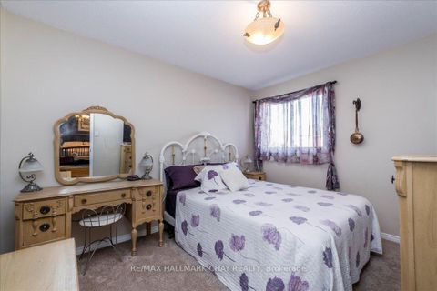 Photo 17 at 21 Barwick Drive, West Bayfield, Barrie
