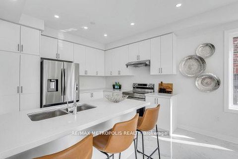 Photo 10 at 58 Belmont Drive, Newcastle, Clarington