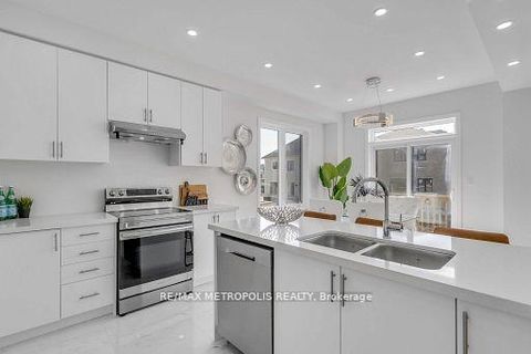 Photo 11 at 58 Belmont Drive, Newcastle, Clarington