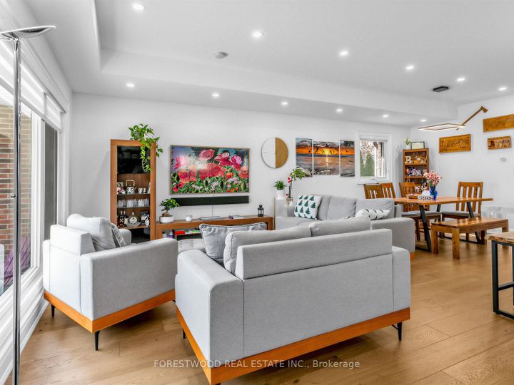 Photo 3 at 2185 Wyton Court, Lakeview, Mississauga