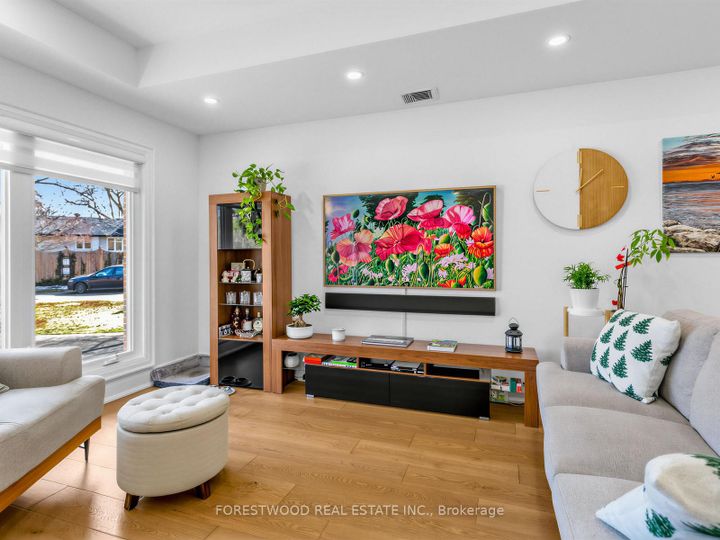 Photo 5 at 2185 Wyton Court, Lakeview, Mississauga