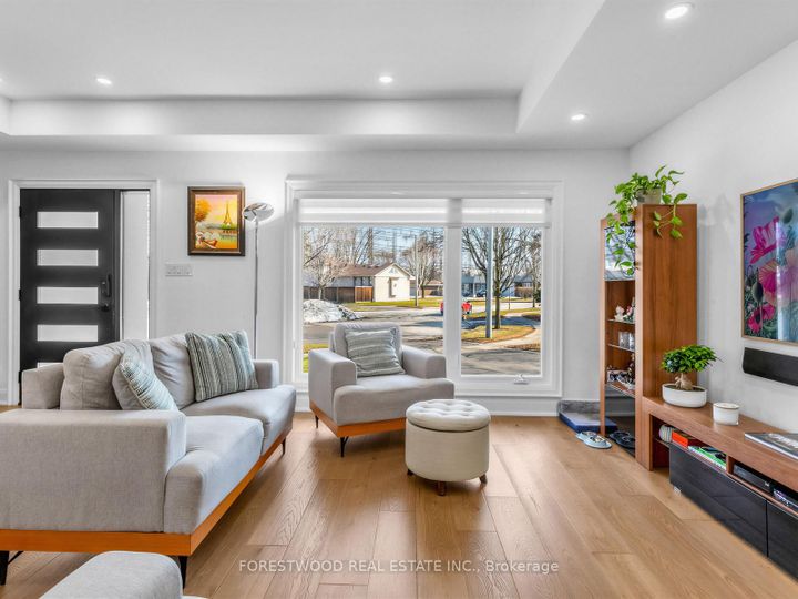 Photo 11 at 2185 Wyton Court, Lakeview, Mississauga