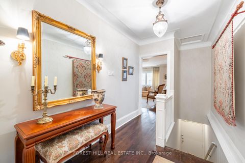 Photo 2 at 2 - 11A Clarendon Avenue, Casa Loma, Toronto