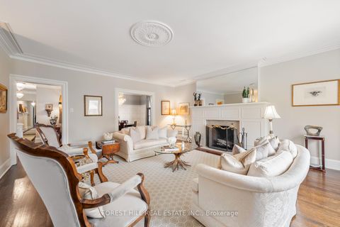 Photo 5 at 2 - 11A Clarendon Avenue, Casa Loma, Toronto