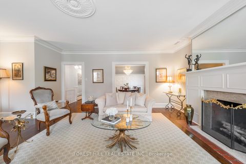 Photo 9 at 2 - 11A Clarendon Avenue, Casa Loma, Toronto