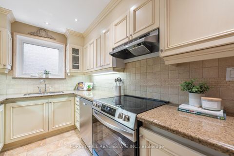 Photo 14 at 2 - 11A Clarendon Avenue, Casa Loma, Toronto