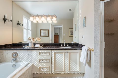 Photo 21 at 2 - 11A Clarendon Avenue, Casa Loma, Toronto