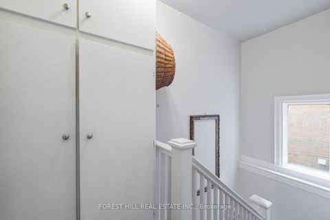 Photo 23 at 2 - 11A Clarendon Avenue, Casa Loma, Toronto