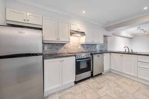 Photo 24 at 2 - 11A Clarendon Avenue, Casa Loma, Toronto