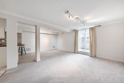 Photo 27 at 2 - 11A Clarendon Avenue, Casa Loma, Toronto