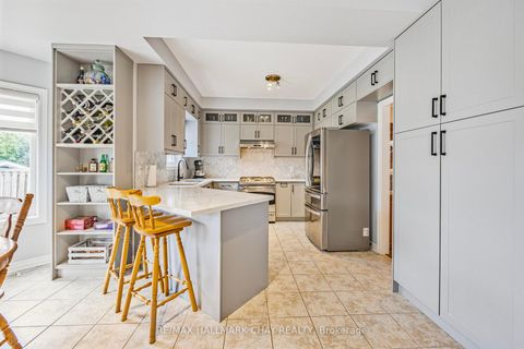 Photo 4 at 66 Penvill Trail, Ardagh, Barrie