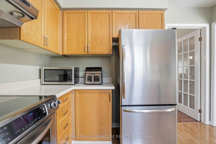 Photo 11 at 18 Webster Way, Georgetown, Halton Hills