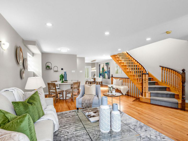 Photo 4 at 23 Mckayfield Road, East York, Toronto