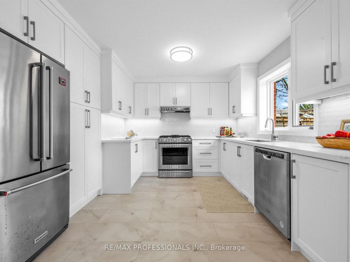 Photo 11 at 23 Mckayfield Road, East York, Toronto