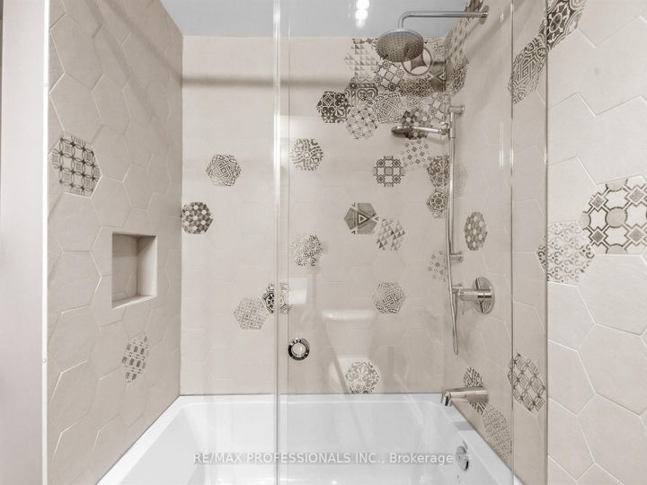 Photo 14 at 23 Mckayfield Road, East York, Toronto