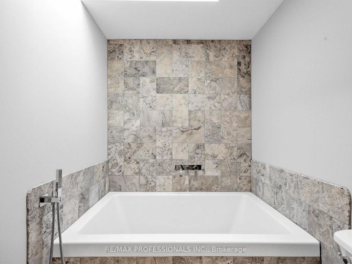 Photo 24 at 23 Mckayfield Road, East York, Toronto