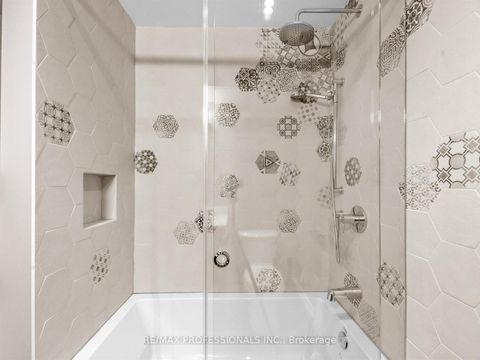 Photo 14 at 23 Mckayfield Road, East York, Toronto