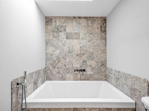 Photo 24 at 23 Mckayfield Road, East York, Toronto