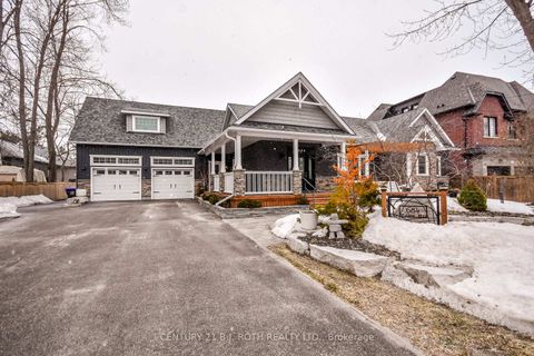 Photo 1 at 684 Park Road, Alcona, Innisfil