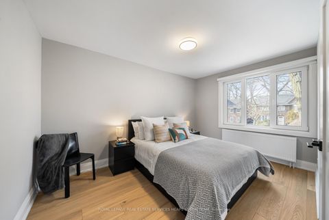 Photo 23 at 335 St Clair Avenue E, Moore Park, Toronto