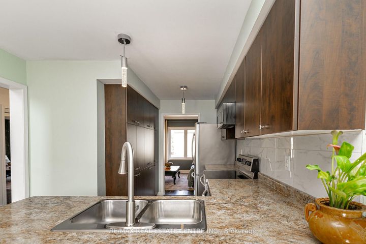 Photo 11 at 84 Vanhorne Close, Northwest Brampton, Brampton