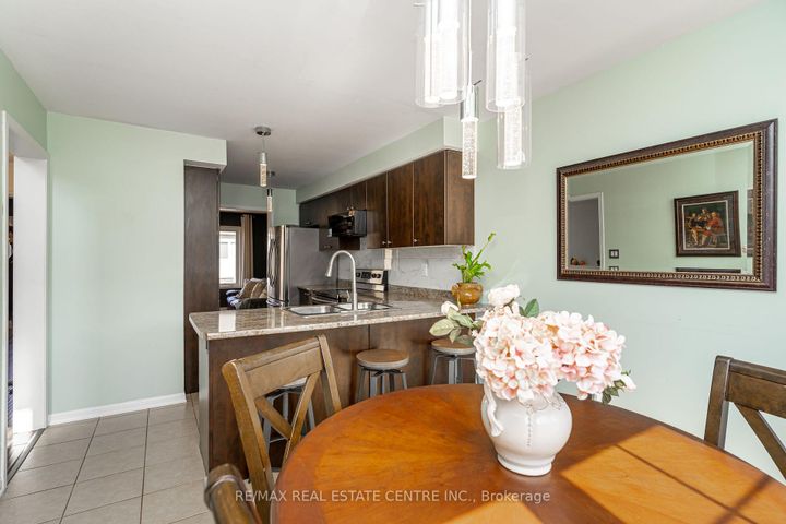 Photo 13 at 84 Vanhorne Close, Northwest Brampton, Brampton