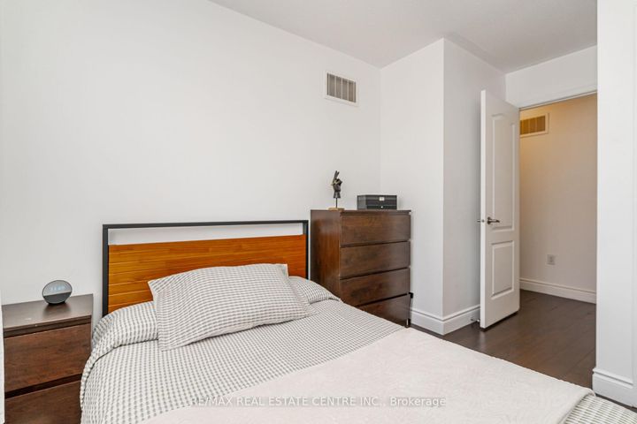 Photo 24 at 84 Vanhorne Close, Northwest Brampton, Brampton