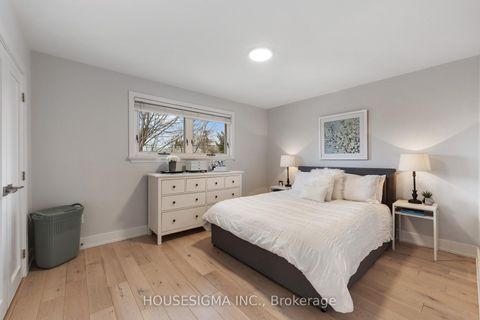 Photo 2 at 11 Tynevale Drive, Richview, Toronto