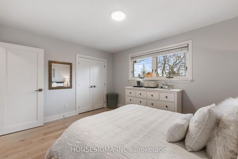 Photo 21 at 11 Tynevale Drive, Richview, Toronto