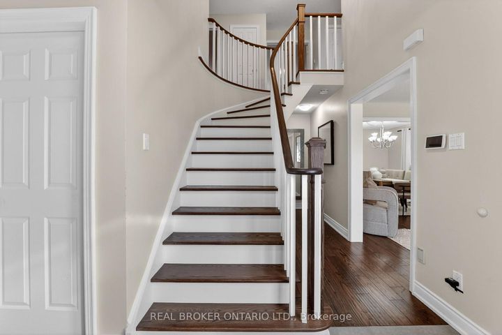 Photo 6 at 4705 Rathkeale Road, East Credit, Mississauga