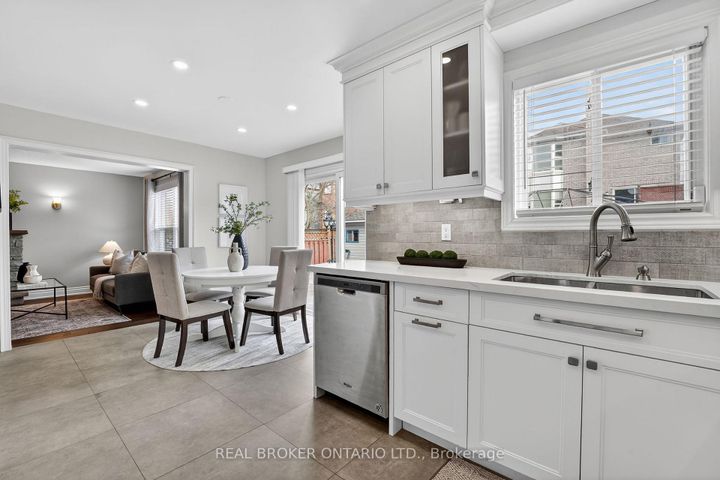 Photo 17 at 4705 Rathkeale Road, East Credit, Mississauga