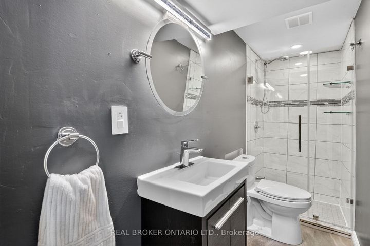 Photo 38 at 4705 Rathkeale Road, East Credit, Mississauga