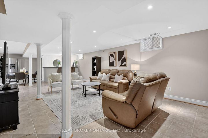 Photo 39 at 4705 Rathkeale Road, East Credit, Mississauga