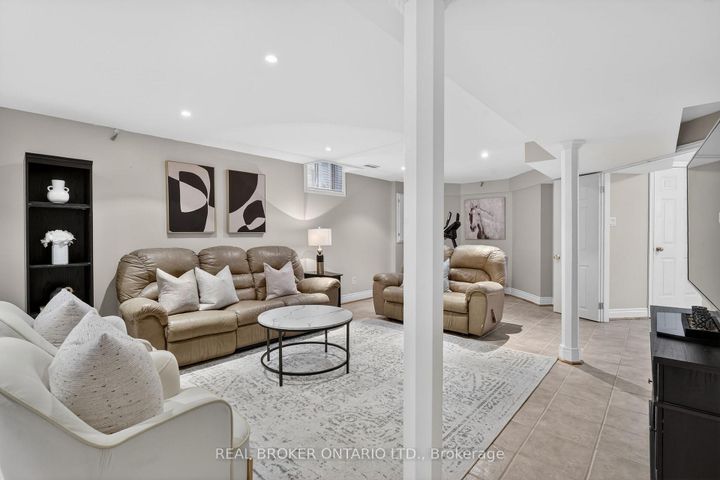 Photo 40 at 4705 Rathkeale Road, East Credit, Mississauga