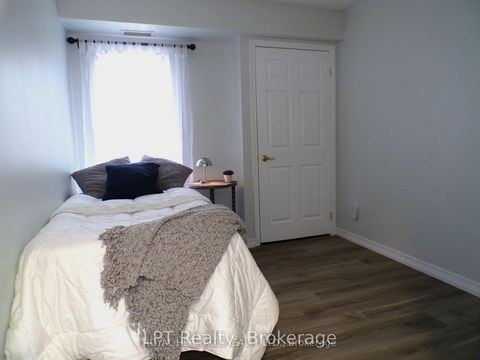 Photo 11 at 106 - 94 Aspen Springs Drive, Bowmanville, Clarington