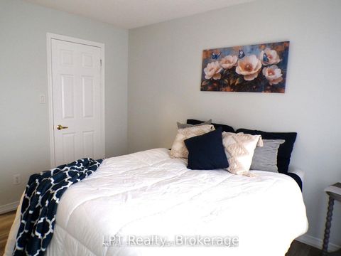 Photo 12 at 106 - 94 Aspen Springs Drive, Bowmanville, Clarington