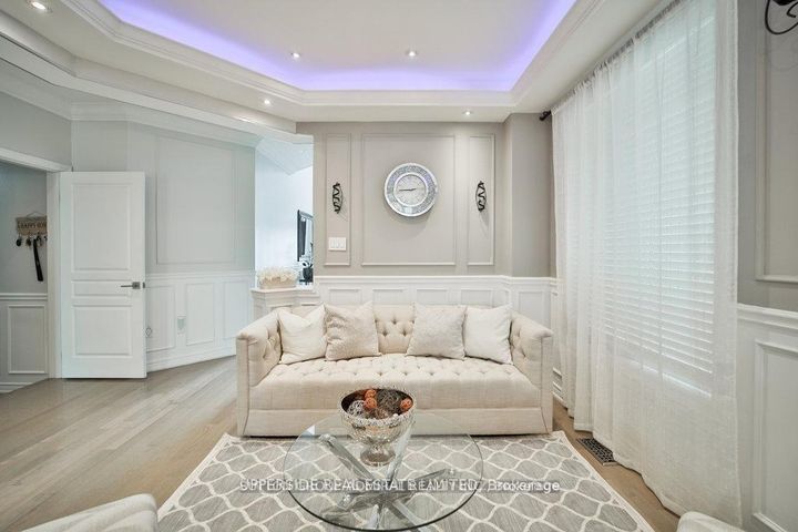 Photo 3 at 15 Jocada Court, Oak Ridges, Richmond Hill