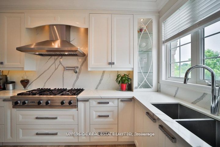 Photo 8 at 15 Jocada Court, Oak Ridges, Richmond Hill