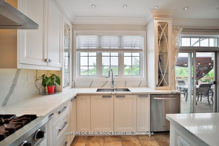 Photo 9 at 15 Jocada Court, Oak Ridges, Richmond Hill