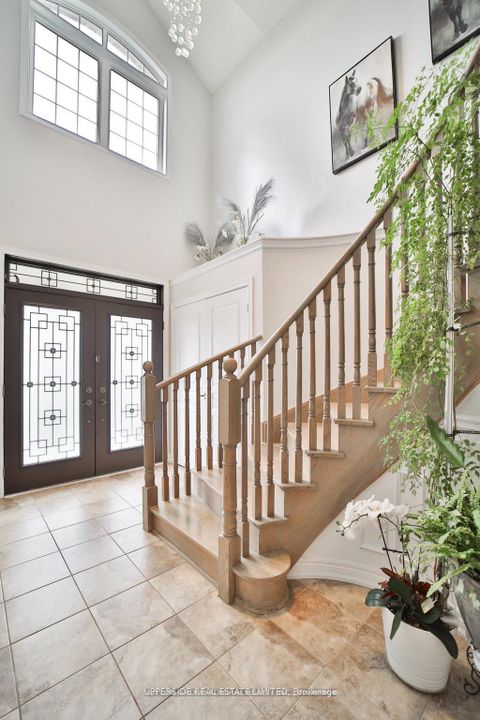 Photo 1 at 15 Jocada Court, Oak Ridges, Richmond Hill