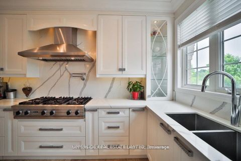 Photo 8 at 15 Jocada Court, Oak Ridges, Richmond Hill