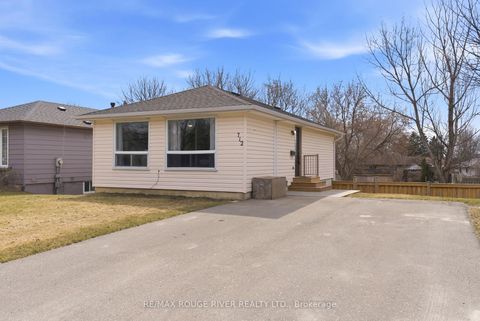 Photo 0 at 712 Grandview Drive, Donevan, Oshawa