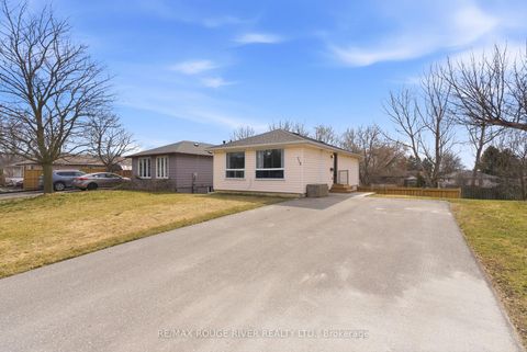 Photo 1 at 712 Grandview Drive, Donevan, Oshawa