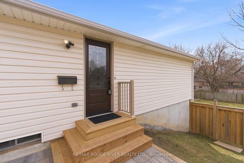 Photo 7 at 712 Grandview Drive, Donevan, Oshawa