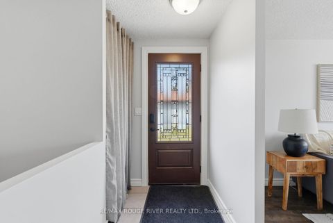 Photo 8 at 712 Grandview Drive, Donevan, Oshawa