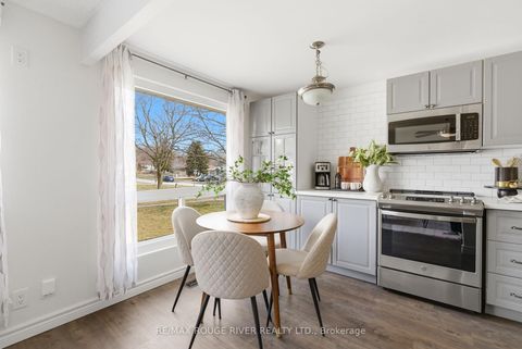 Photo 13 at 712 Grandview Drive, Donevan, Oshawa