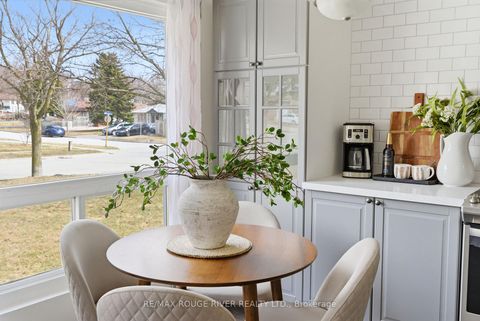 Photo 14 at 712 Grandview Drive, Donevan, Oshawa