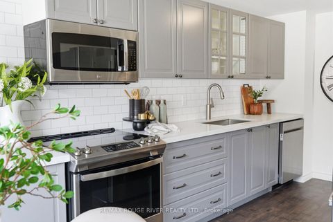 Photo 15 at 712 Grandview Drive, Donevan, Oshawa