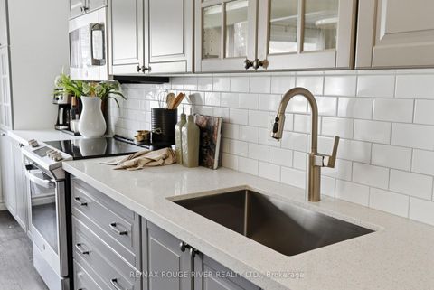 Photo 17 at 712 Grandview Drive, Donevan, Oshawa