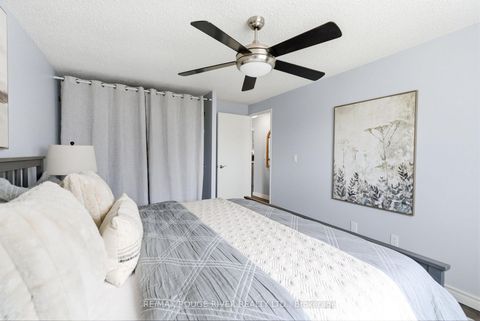 Photo 26 at 712 Grandview Drive, Donevan, Oshawa